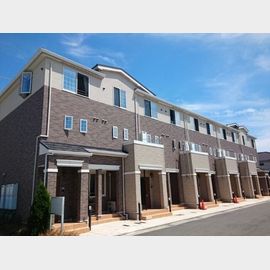 京口駅よりバス7分 築13年11ヶ月 3階建の賃貸物件