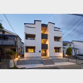 魚住駅より徒歩7分 3階 築2年7ヶ月の賃貸物件