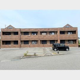 土山駅よりバス12分 築18年10ヶ月 2階建の賃貸物件