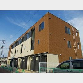 亀山駅より徒歩9分 築9年3ヶ月 3階建の賃貸物件