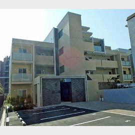 住吉駅より徒歩7分 3階 築8年の賃貸物件