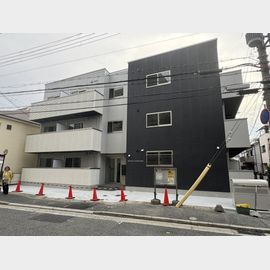 甲南山手駅より徒歩15分 3階 築2年の賃貸物件