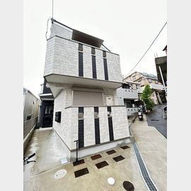 六甲駅より徒歩13分 2階 築5年の賃貸物件