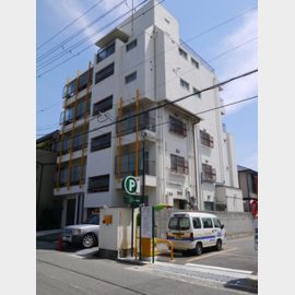 エンゾクリヤマ 3階 築54年の賃貸物件