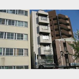 スリーアベニュー 築36年4ヶ月の賃貸物件