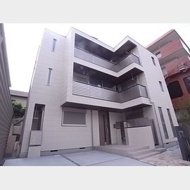 芦屋駅より徒歩6分 築6年6ヶ月 3階建の賃貸物件