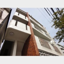 県庁前駅より徒歩12分 築45年9ヶ月 5階建の賃貸物件