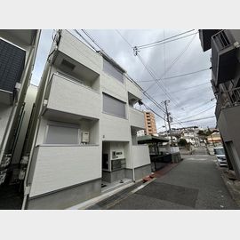 鈴蘭台駅より徒歩3分 築1年2ヶ月の賃貸物件