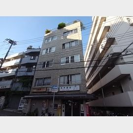 みなと元町駅より徒歩4分 築58年8ヶ月 5階建の賃貸物件