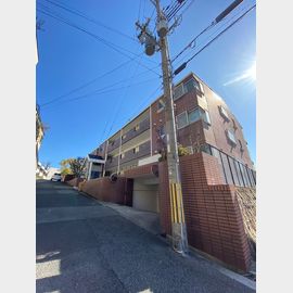 甲南山手駅より徒歩7分 築36年の賃貸物件