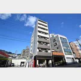 六甲駅より徒歩12分 築10年2ヶ月 8階建の賃貸物件