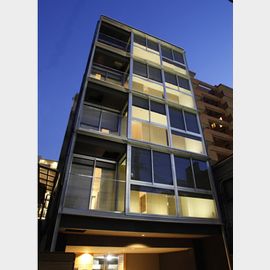 三ノ宮駅より徒歩8分 2階 築14年2ヶ月の賃貸物件