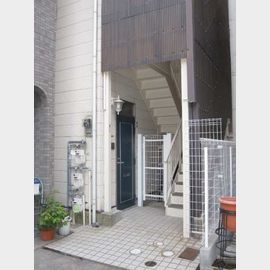 甲南山手駅より徒歩7分 築28年9ヶ月 3階建の賃貸物件