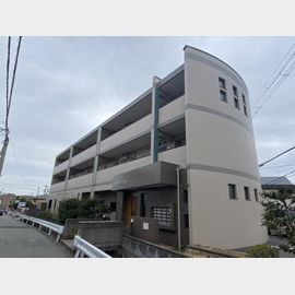 門戸厄神駅より徒歩8分 築29年2ヶ月 3階建の賃貸物件