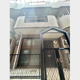 青木駅より徒歩3分 築28年5ヶ月 3階建の賃貸物件