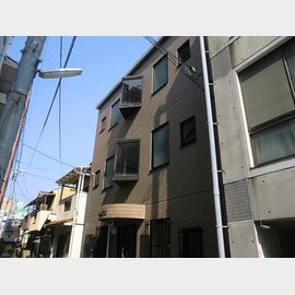 新在家駅より徒歩6分 築30年 3階建の賃貸物件