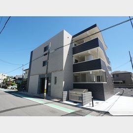 今津駅より徒歩6分 築2年 3階建の賃貸物件