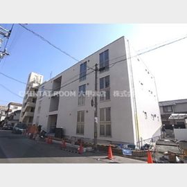 住吉駅より徒歩9分 築8年3ヶ月 3階建の賃貸物件