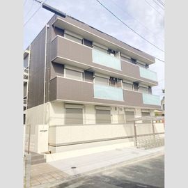 今津駅より徒歩5分 築4年8ヶ月 3階建の賃貸物件