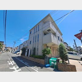 甲子園駅より徒歩9分 築17年4ヶ月 2階建の賃貸物件
