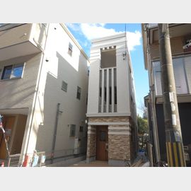 青木駅より徒歩5分 築6年5ヶ月 3階建の賃貸物件