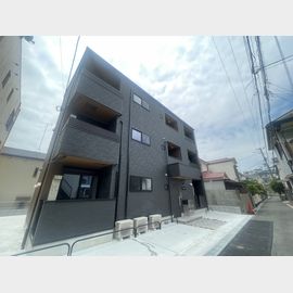 神鉄有馬線長田駅より徒歩16分 築3年2ヶ月 3階建の賃貸物件