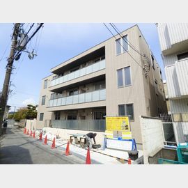 武庫川駅より徒歩11分 築5年4ヶ月 3階建の賃貸物件