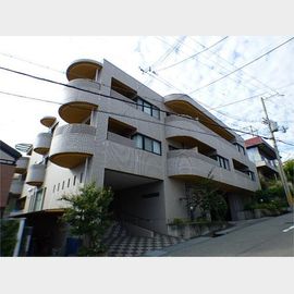 甲南山手駅より徒歩9分 築36年2ヶ月 3階建の賃貸物件