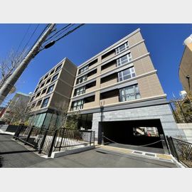 芦屋川駅より徒歩21分 築4年1ヶ月 5階建の賃貸物件