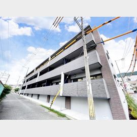 甲南山手駅より徒歩10分 築5年1ヶ月 3階建の賃貸物件