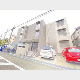 甲子園口駅より徒歩9分 築6年9ヶ月 3階建の賃貸物件