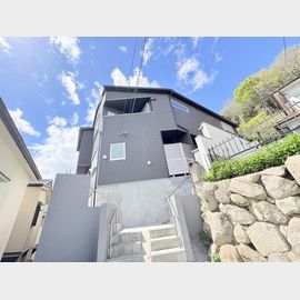 岡本駅より徒歩5分 築1年6ヶ月 2階建の賃貸物件