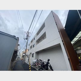 阪神本線春日野道駅より徒歩8分 築6年4ヶ月 3階建の賃貸物件
