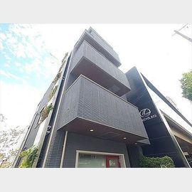 住吉駅より徒歩8分 築4年8ヶ月 4階建の賃貸物件