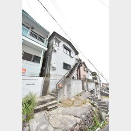 新神戸駅より徒歩9分 築56年2ヶ月 2階建の賃貸物件
