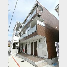 草加駅より徒歩11分 築7年1ヶ月 3階建の賃貸物件