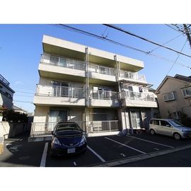 新田駅より徒歩12分 築18年11ヶ月 3階建の賃貸物件