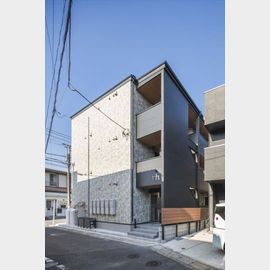 梅島駅より徒歩8分 築2年 3階建の賃貸物件