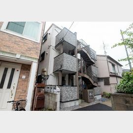 五反野駅より徒歩6分 築5年5ヶ月 3階建の賃貸物件