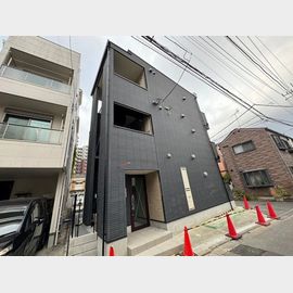 クォーク 3階 築2年の賃貸物件