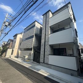 江戸川駅より徒歩2分 築2年6ヶ月 3階建の賃貸物件