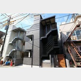 千住大橋駅より徒歩11分 築6年11ヶ月 3階建の賃貸物件