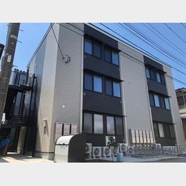 舎人駅より徒歩20分 築5年9ヶ月 3階建の賃貸物件