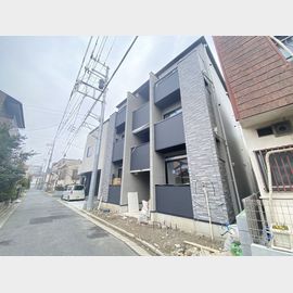 青井駅より徒歩9分 築1年8ヶ月 3階建の賃貸物件
