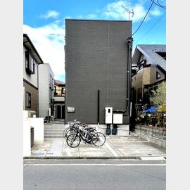 三郷駅より徒歩7分 2階 築8年3ヶ月の賃貸物件