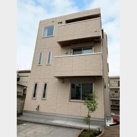 町屋駅より徒歩5分 築6年 3階建の賃貸物件