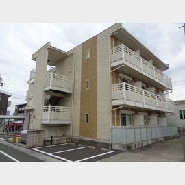 越谷レイクタウン駅より徒歩15分 築11年10ヶ月 3階建の賃貸物件