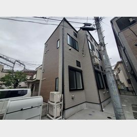 北千住駅より徒歩7分 2階 築2年の賃貸物件