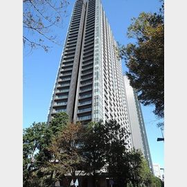 飯田橋駅より徒歩5分 築11年9ヶ月 40階建の賃貸物件