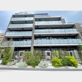 落合駅より徒歩11分 築1年11ヶ月 6階建の賃貸物件